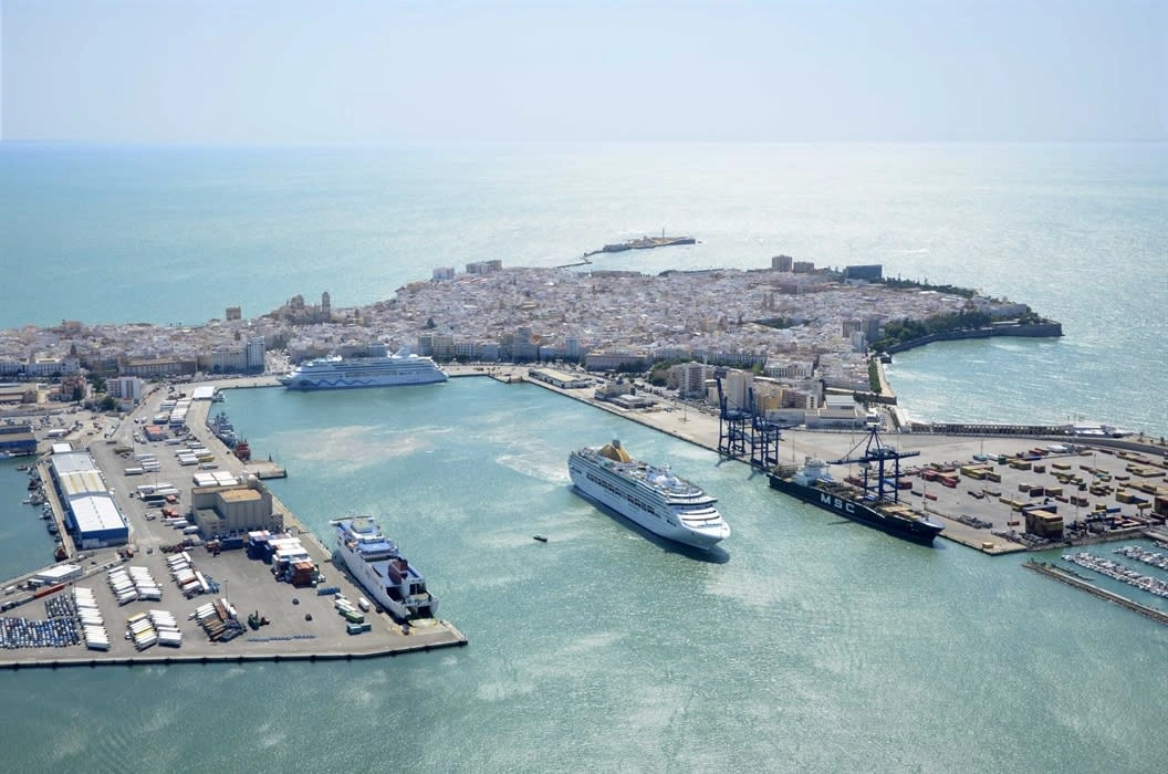 Fährhafen Cadiz