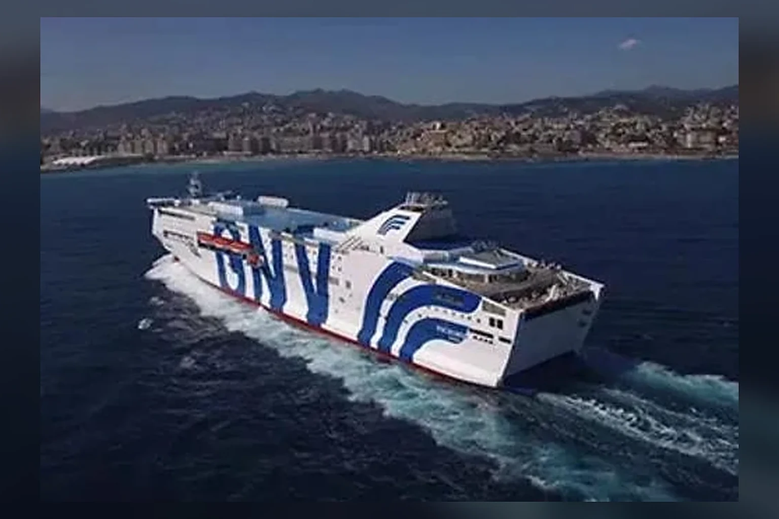 Fähre von Grandi Navi Veloci (GNV)