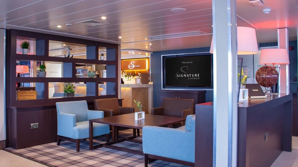 Signature Lounge an Bord einer Red-Funnel-Fähre