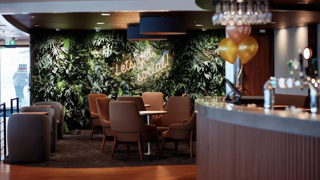 Social Café an Bord der Stena Britannica