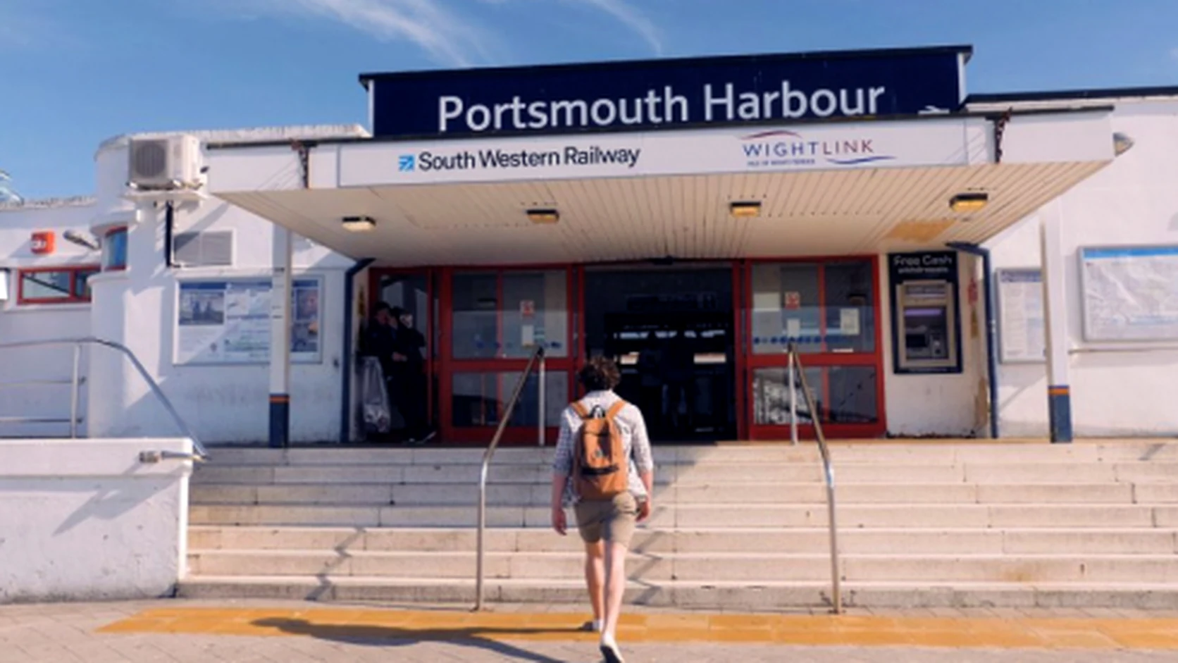 Wightlink-FastCat-Terminal im Hafen von Portsmouth