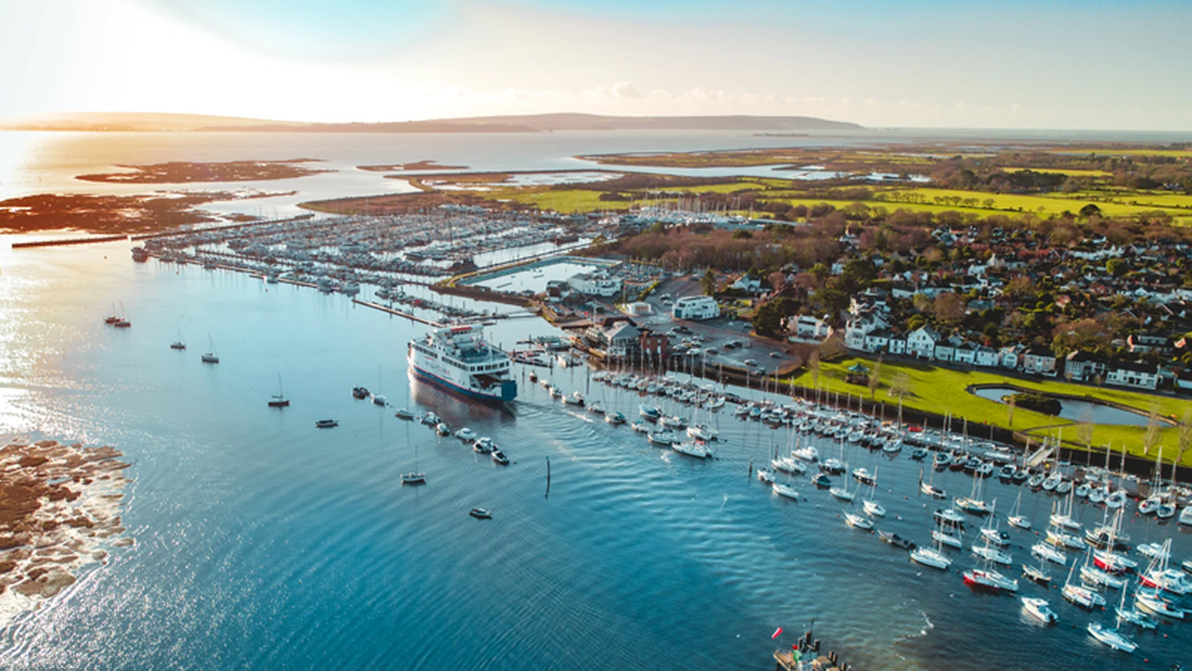 Wightlink Wight Class Fähre leaving Lymington