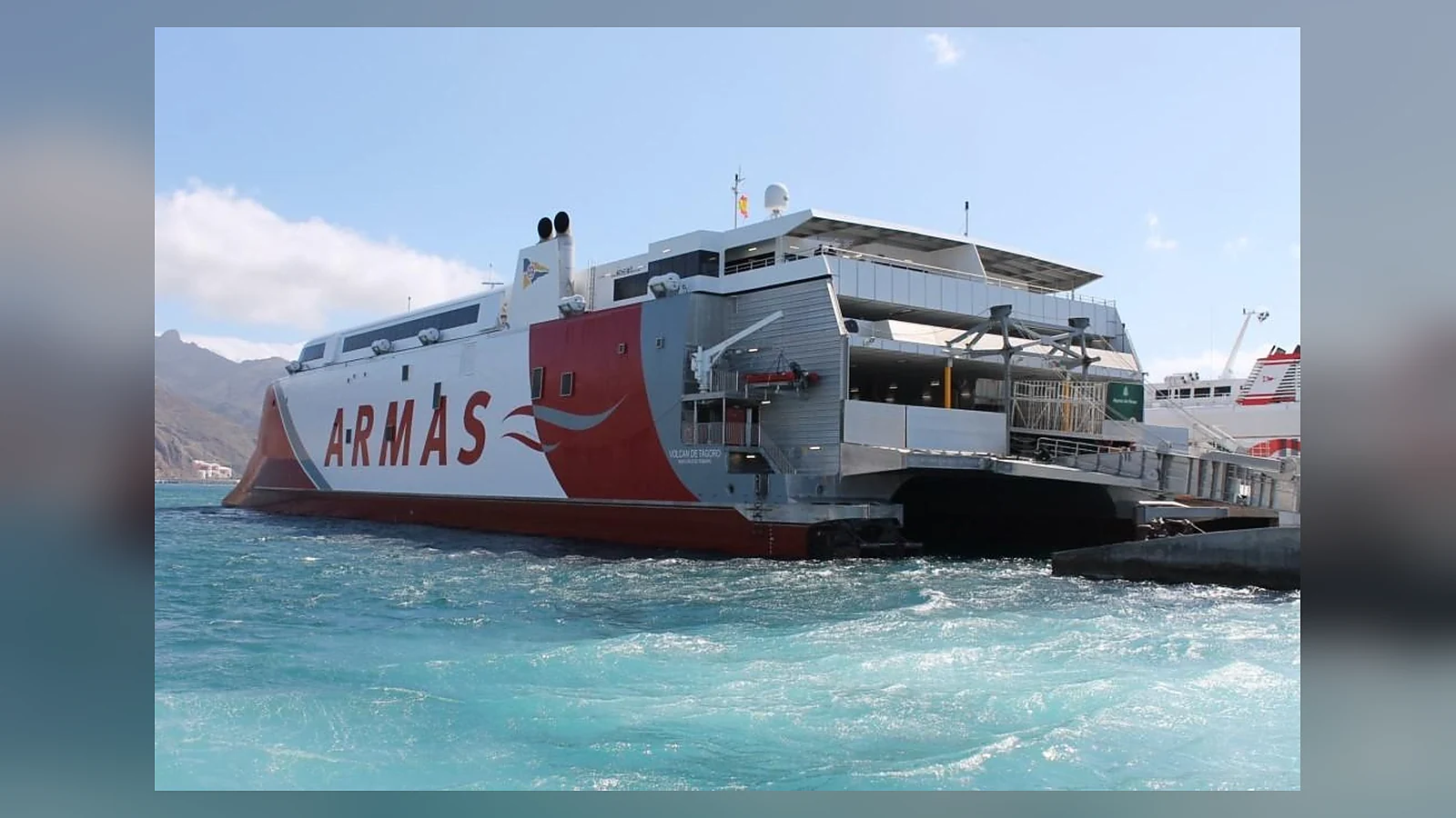 Passagierfähre von Armas Trasmediterránea