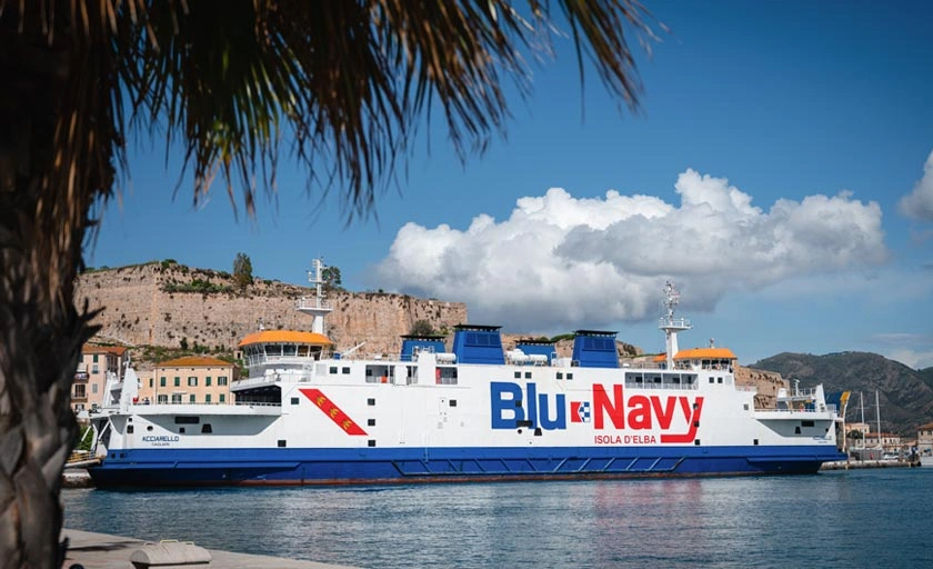 Passagierfähre von Blu Navy