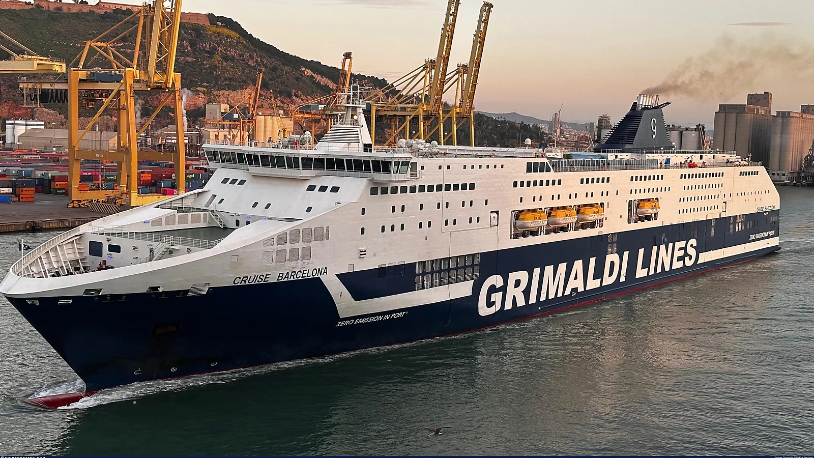 Passagierfähre von Grimaldi Lines